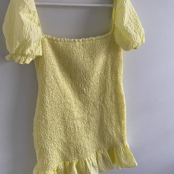 NEW Zara Textured Weave Dress in pale yellow. Size L - Picture 3 of 4